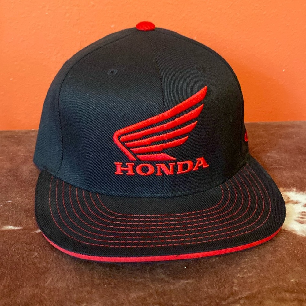 Honda hat